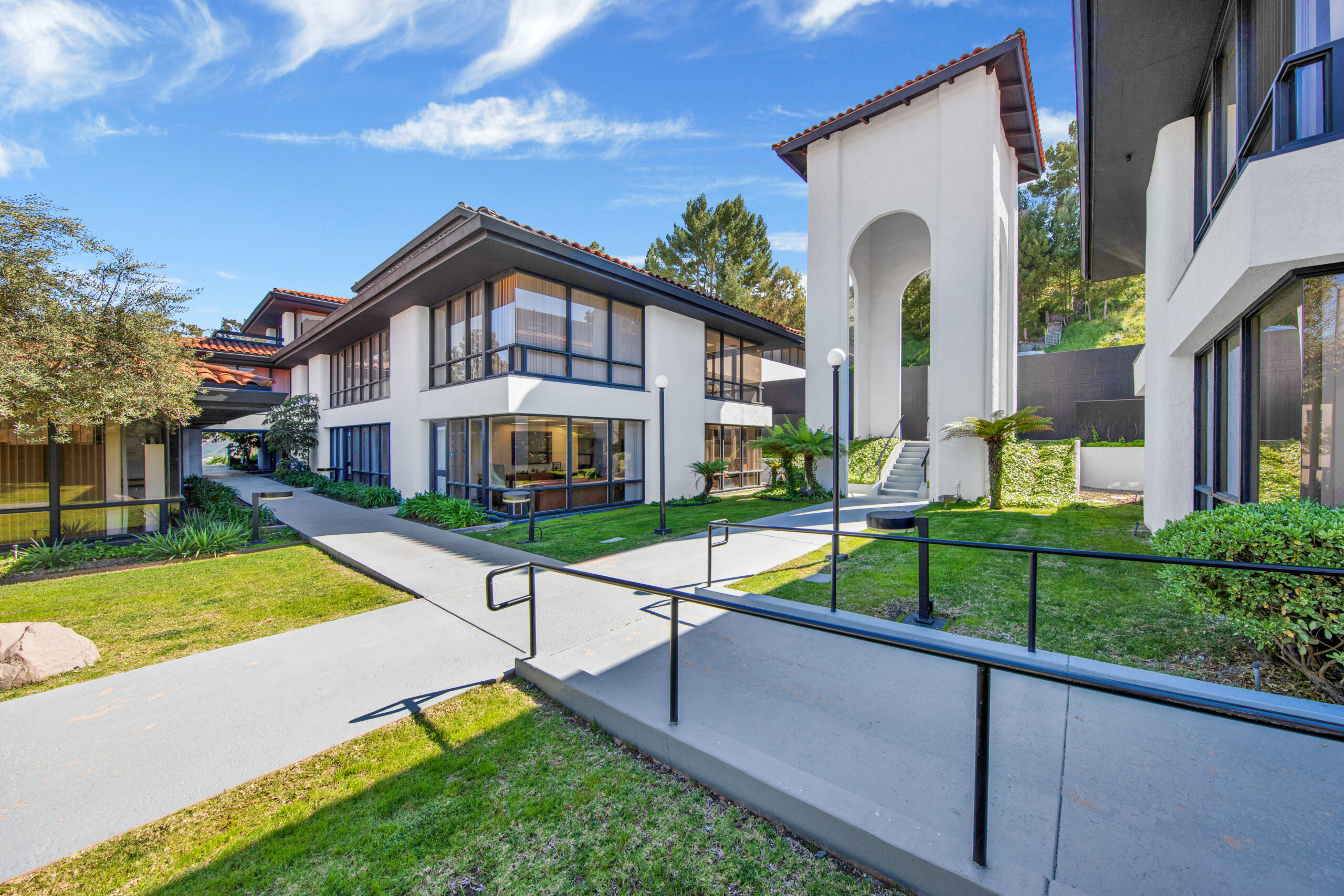 20230410-01-PeninsulaHealthCenter-037-FULL